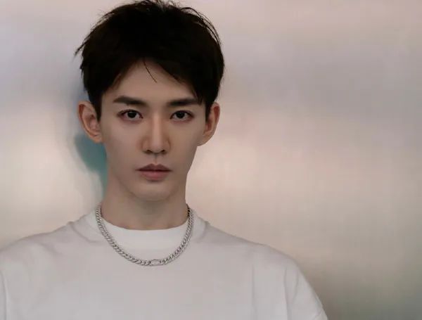 这俩的恋爱瓜,也太离谱了吧