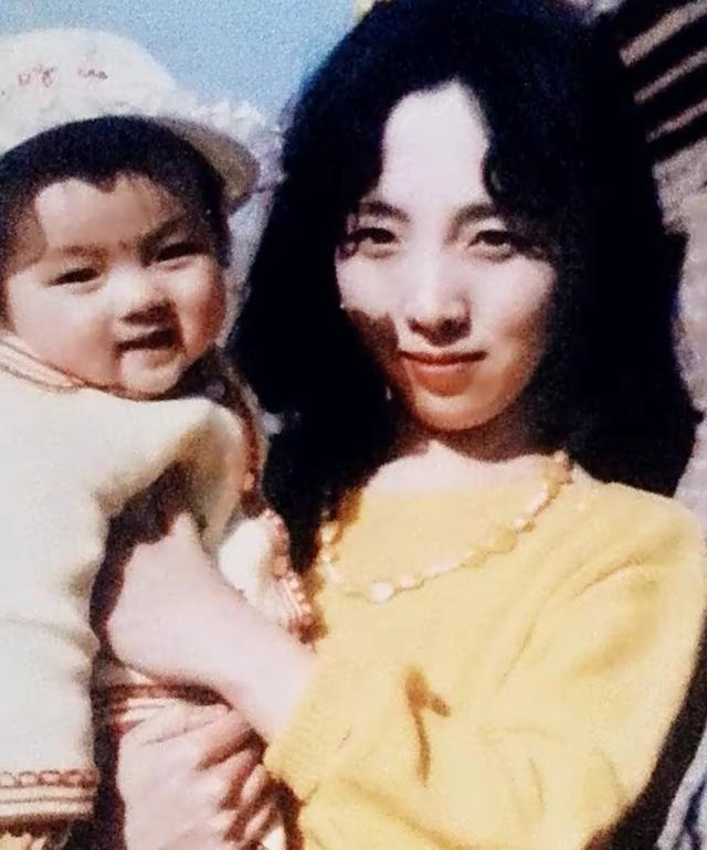 李思思|主持人李思思:婚后三年生俩娃,被80后老公宠成宝