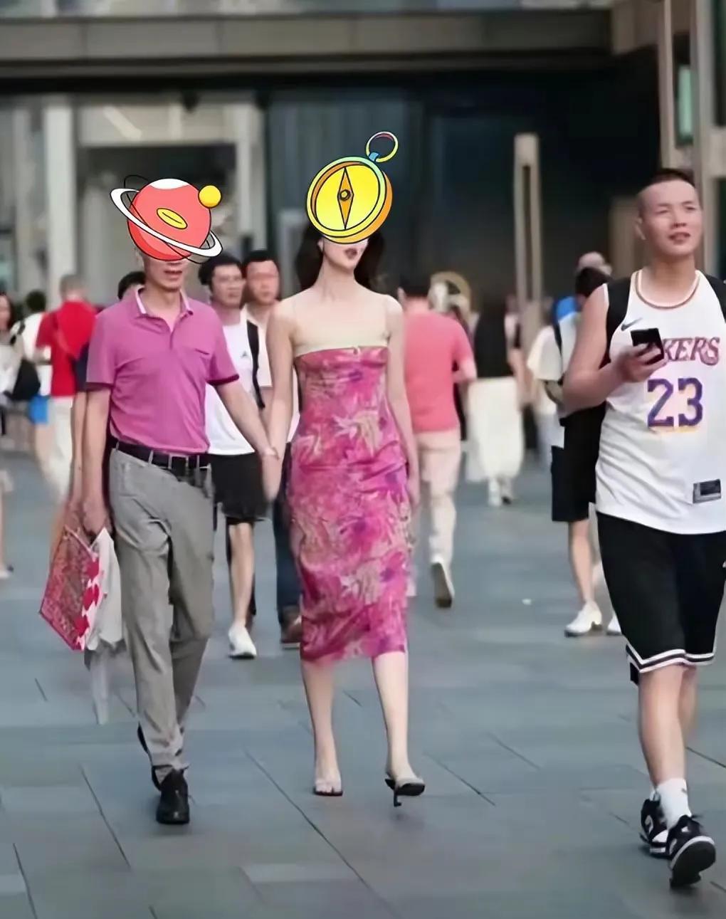 暴富？成都牵手门女主董某某被扒，减肥后逆天改命，坐拥240万首饰