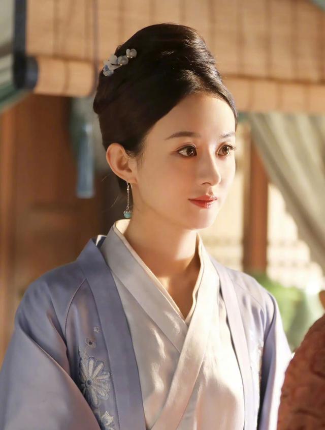 女流量top2！杨紫赵丽颖被认为可以把握市场流量，角色风格迥异！