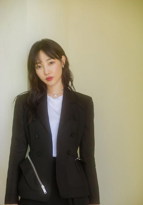 “京圈太子妃”白百何：一夜狂赚8000万，手撕杨颖炮轰王珞丹等人