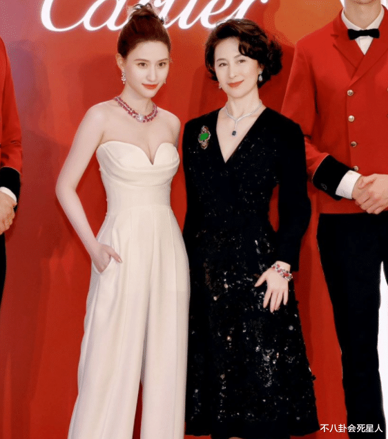 赌王|看了赌王四房小女儿的近照,才知道金钱换不来“贵气”