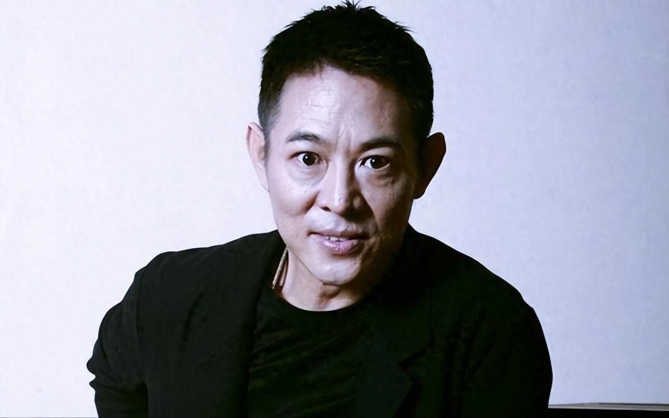 李连杰：23年前片酬8000万，3个巴掌打响好莱坞，10分钟赚1个亿