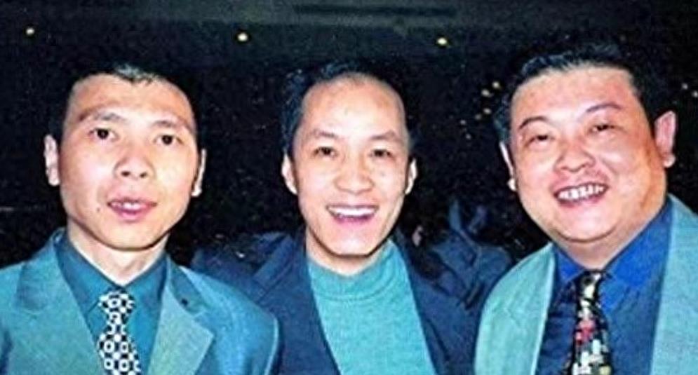 冯小刚主持葬礼，张国立痛念悼词，他的逝世，让半个娱乐圈都哭泣