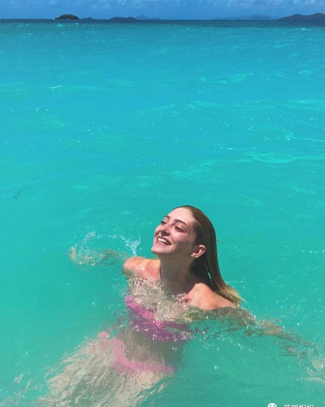 电影|22岁女演员公开晒裸照反击黑客勒索