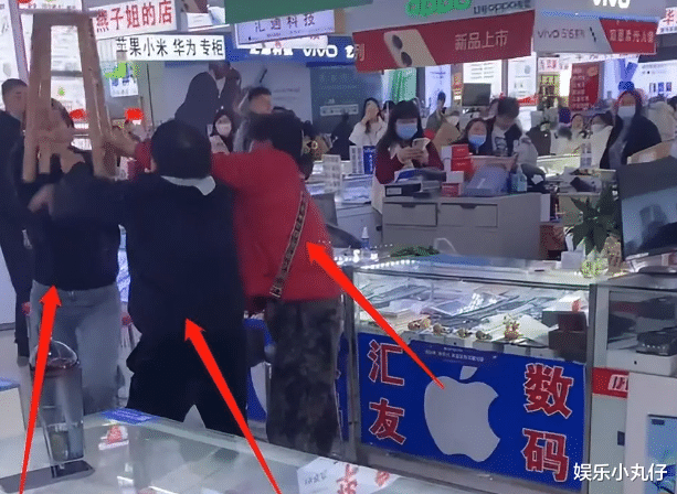 网红褚富荣被爆瓜，出轨仨老头遭婆婆殴打，躲亲姐家中与姐夫偷情