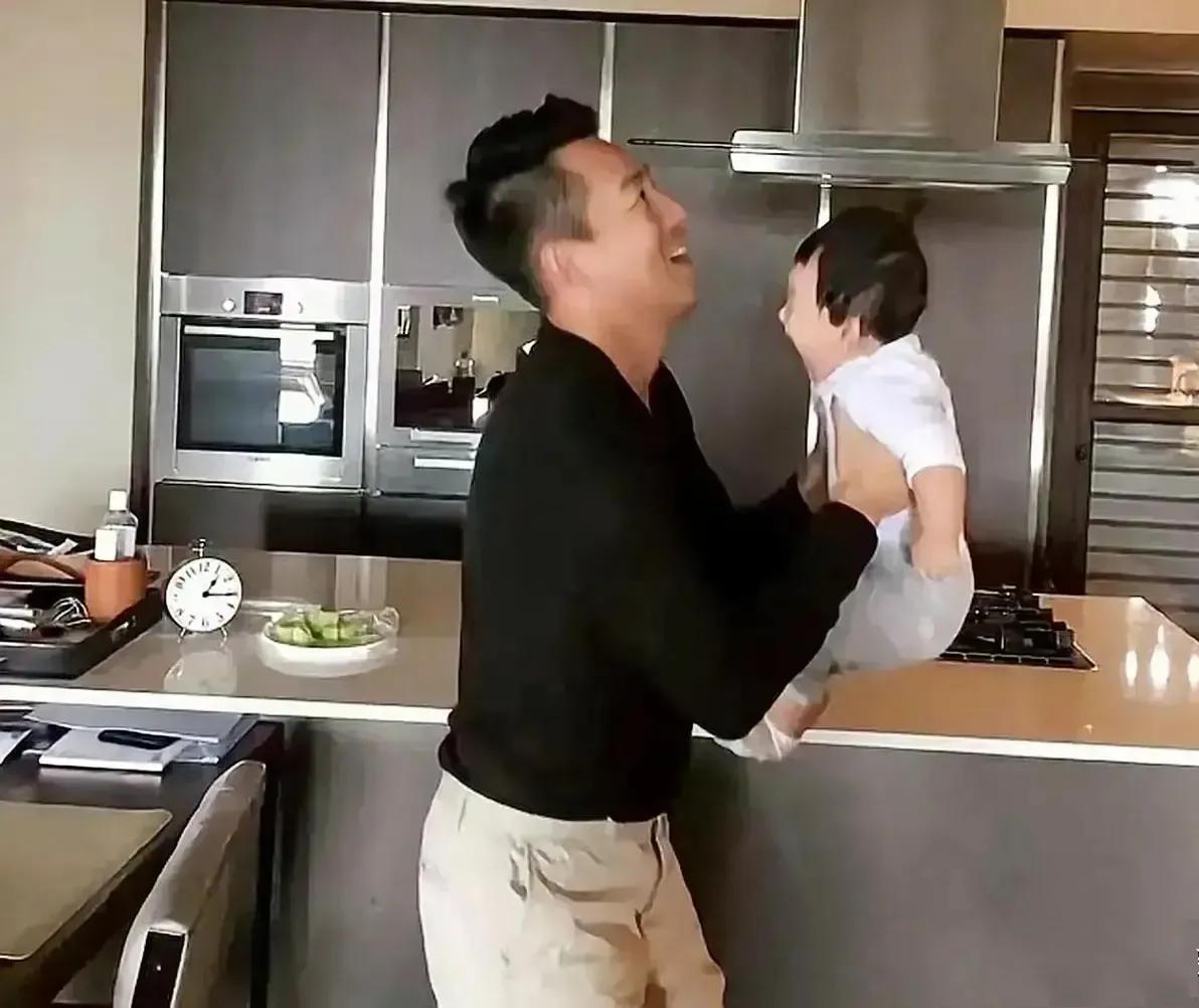 汪希玥|网友评汪希玥或离开大S原因:不习惯具俊晔,想念汪小菲,黏保姆