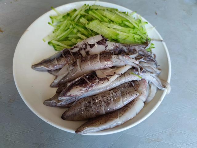 立冬|立冬来临，建议大家：少吃羊肉和梨，多吃4样，养阳防寒舒服过冬