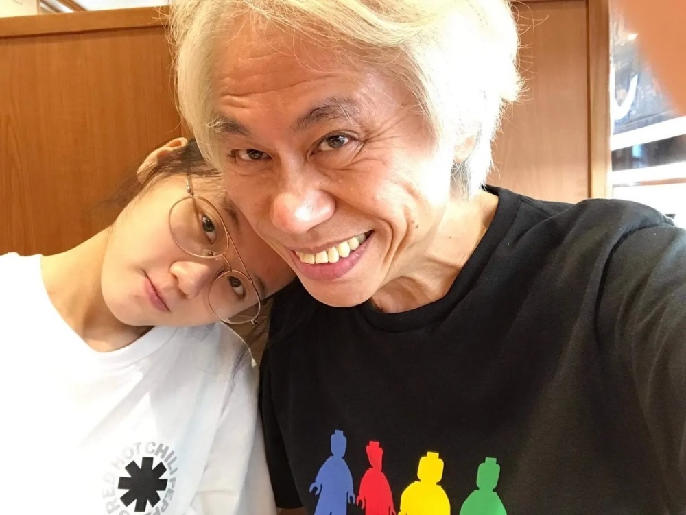 林靖恩|林靖恩首回应争产尽显温柔礼貌,继子立马改口,称不要遗产全捐出