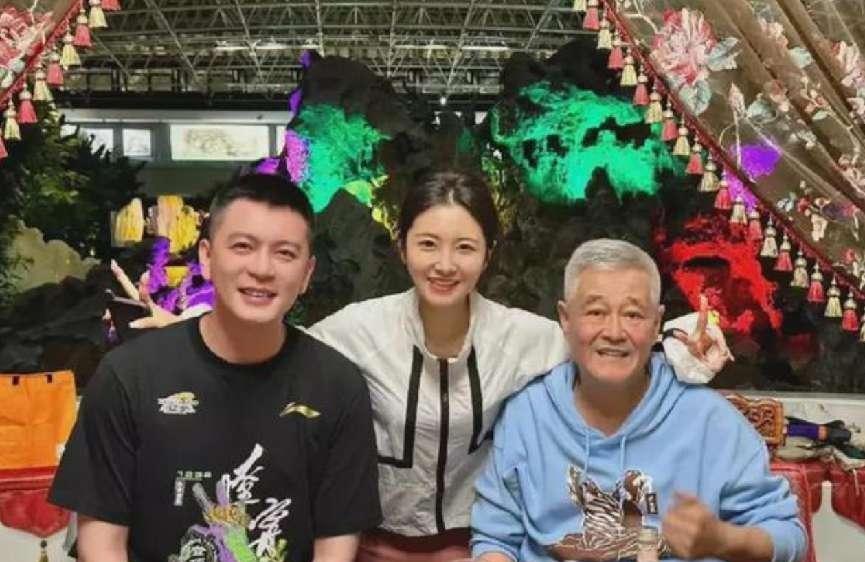 赵本山|赵本山女婿信息被曝：博士生，在国外有生意不缺钱，婚后定居东北