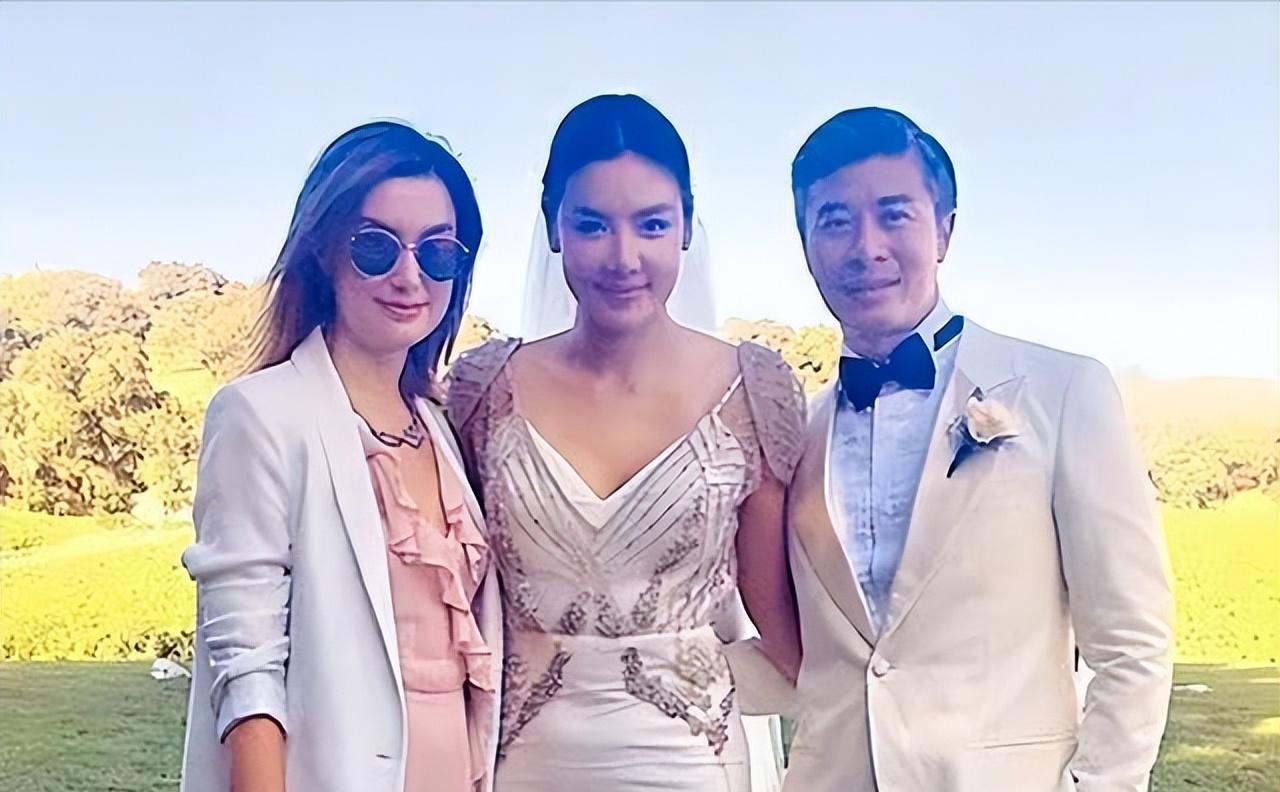 乐基儿晒照官宣离婚,插足后6年致男方破产,曾4年花黎明7亿财产