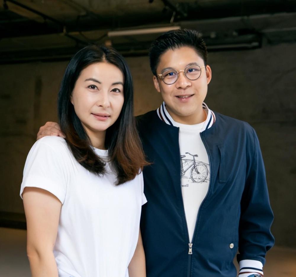 "郭晶晶会来杭州吗"?霍启刚一脸幸福的说:这个你要问她!