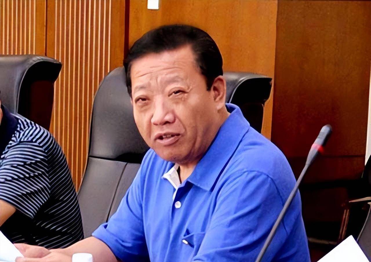 关彦斌|葵花老总关彦斌：爱上女秘书，63岁生双胞胎，9亿打发糟糠之妻！