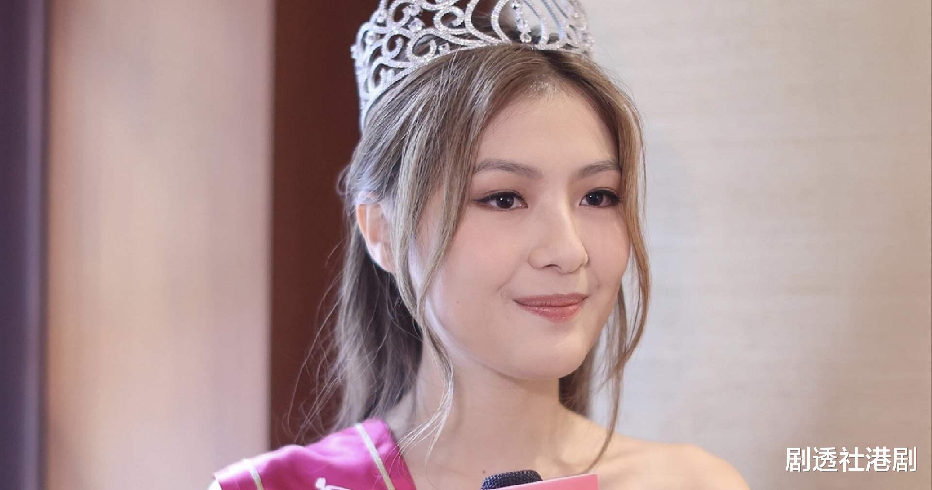 突发！新晋香港小姐亚军陷丑闻，父母被曝是老赖，公司倒闭欠债超千万