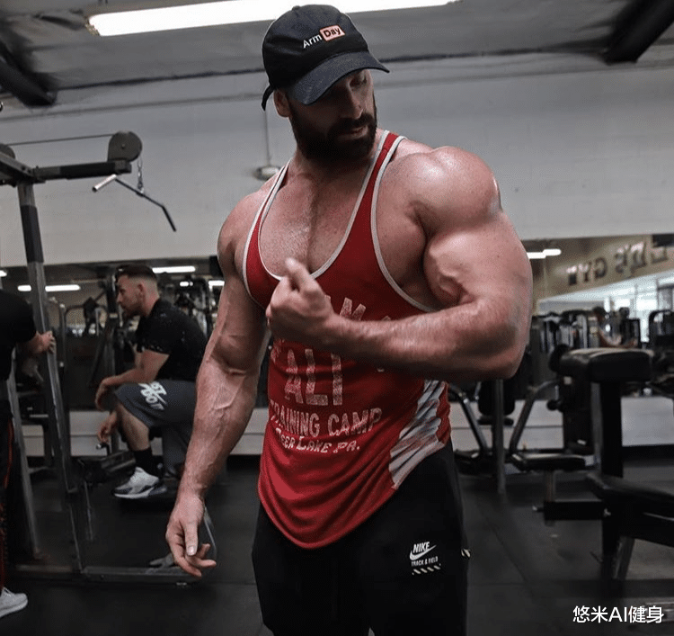 三角肌前束怎么练厚？只需做好3个器械动作，帮你打造饱满球形肩