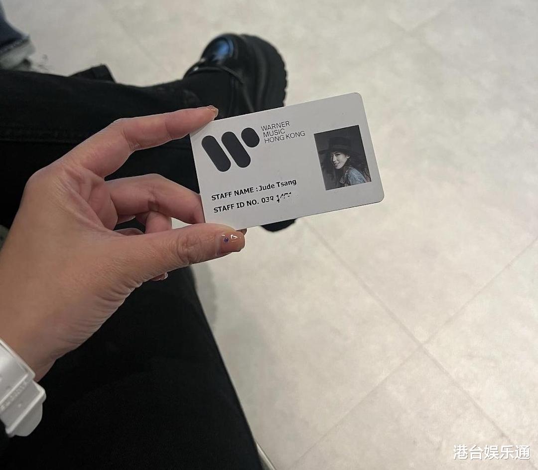 加盟华纳十年被忽略，香港歌手熬完合约即发文：我仍不知名且贫穷