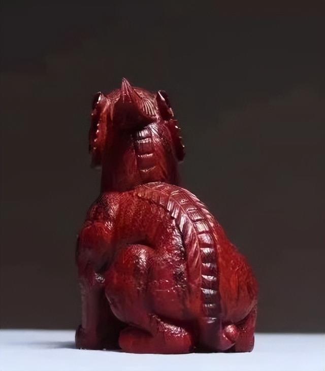 文玩|想用小叶紫檀雕个“招财神兽”,却不想雕出个“四不像”