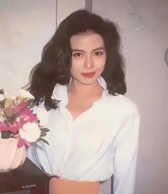 63岁香港「第一美女」全素顏街坊Look遭出卖！