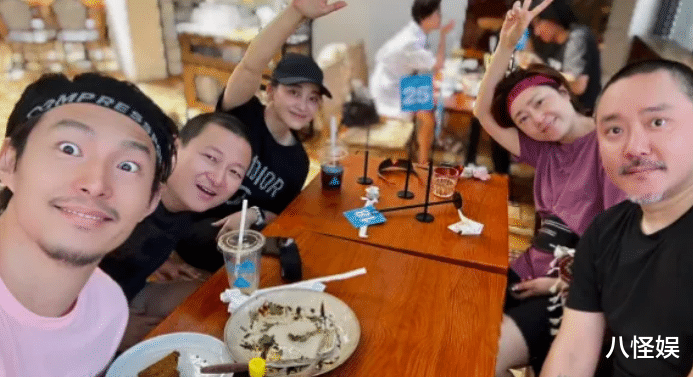 梅婷|梅婷晒照为侄子中考加油,侄子高她半头身高近一米八,姑侄俩超像