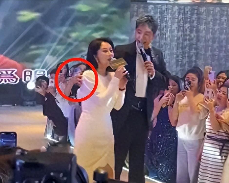 他连登8次春晚，曾红过四大天王，却因“作死”入狱，今54岁太凄惨