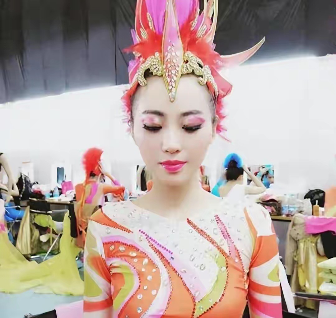 白珊珊不堪网暴发声辟谣,自许家印被抓后首现身:只是普通舞蹈演员,经得起推敲