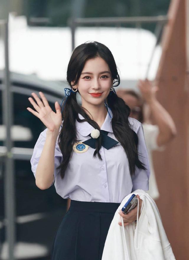 蔡徐坤|跑男校服路透!杨颖李晨蔡徐坤泰国站收官录制,全员高颜值