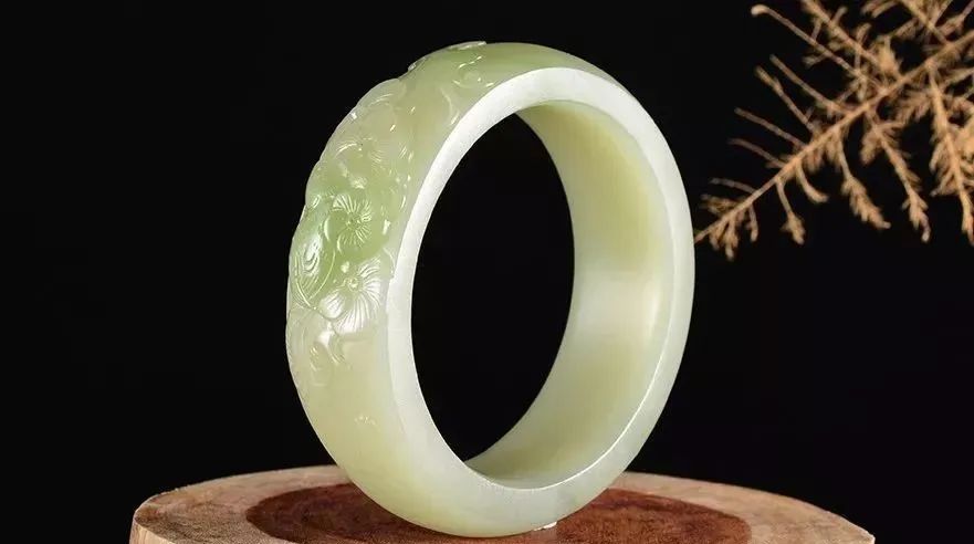 雕刻|为什么玉石收藏有“一器、二镯、三牌、四把件、五挂件”的说法