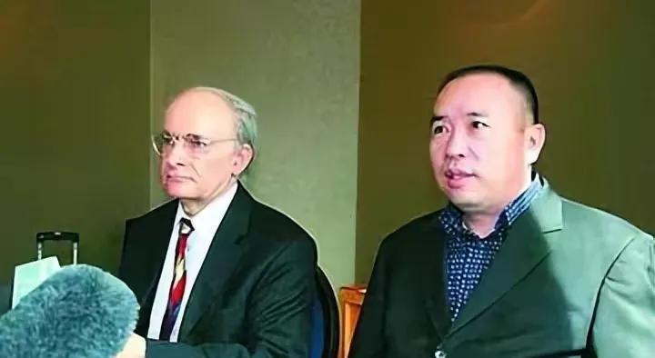 一百万一夜？赖昌星揭露两人真实关系，歌唱家董文华为何会退圈呢？