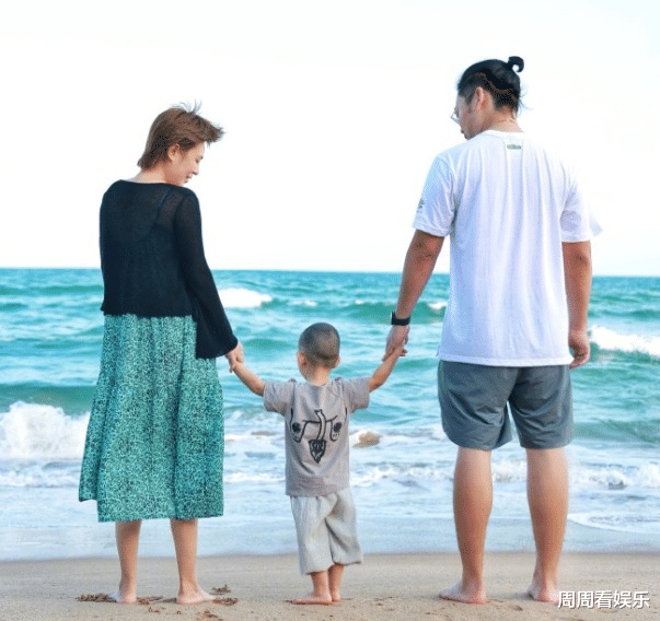 马丽一家3口被偶遇！老公发福严重显油腻，3岁儿子身高抢镜