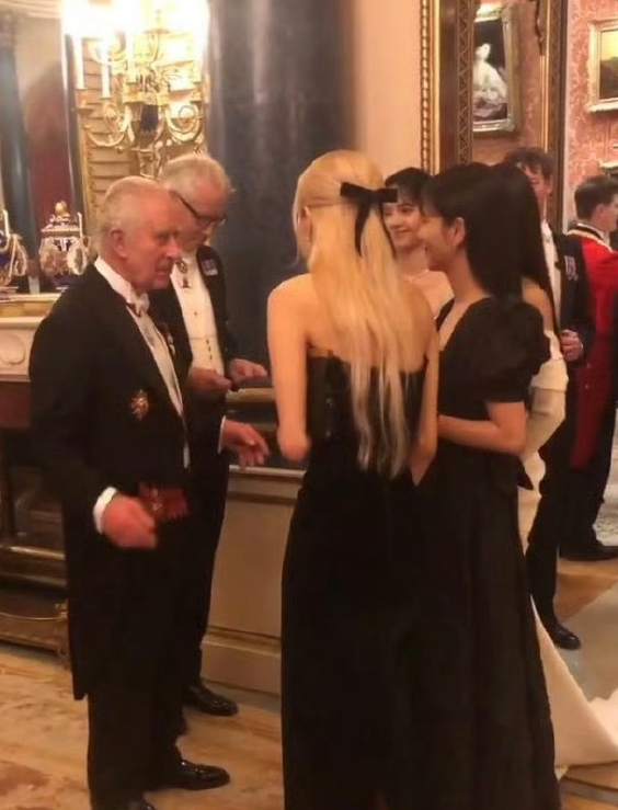 Lisa要“二脱”了?被高层再次看中的她,到底该不该高兴...