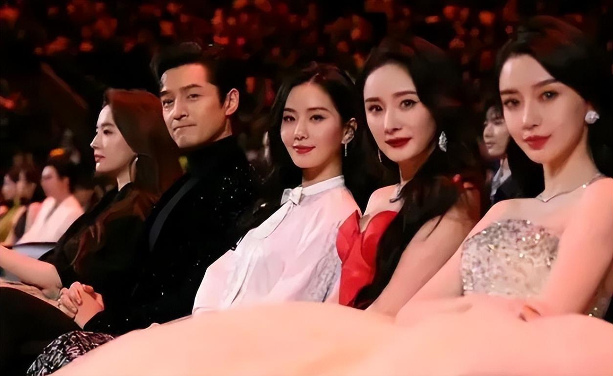 赵丽颖|事实证明，赵丽颖没去参加微博之夜是最正确的选择