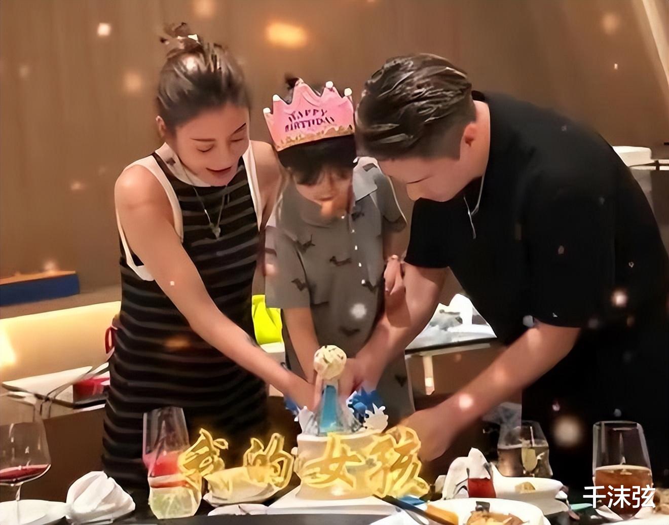 曹云金|曹云金离婚4年后与唐菀复合!隔空喊话甜蜜蜜,情侣装太有夫妻相