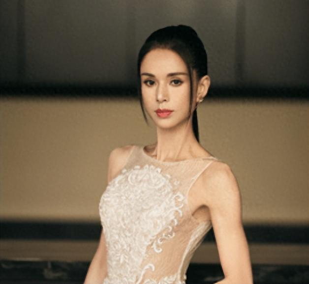 7位“瘦脱相”的明星,憔悴苍老,凸嘴眼袋深,还是有点肉比较好