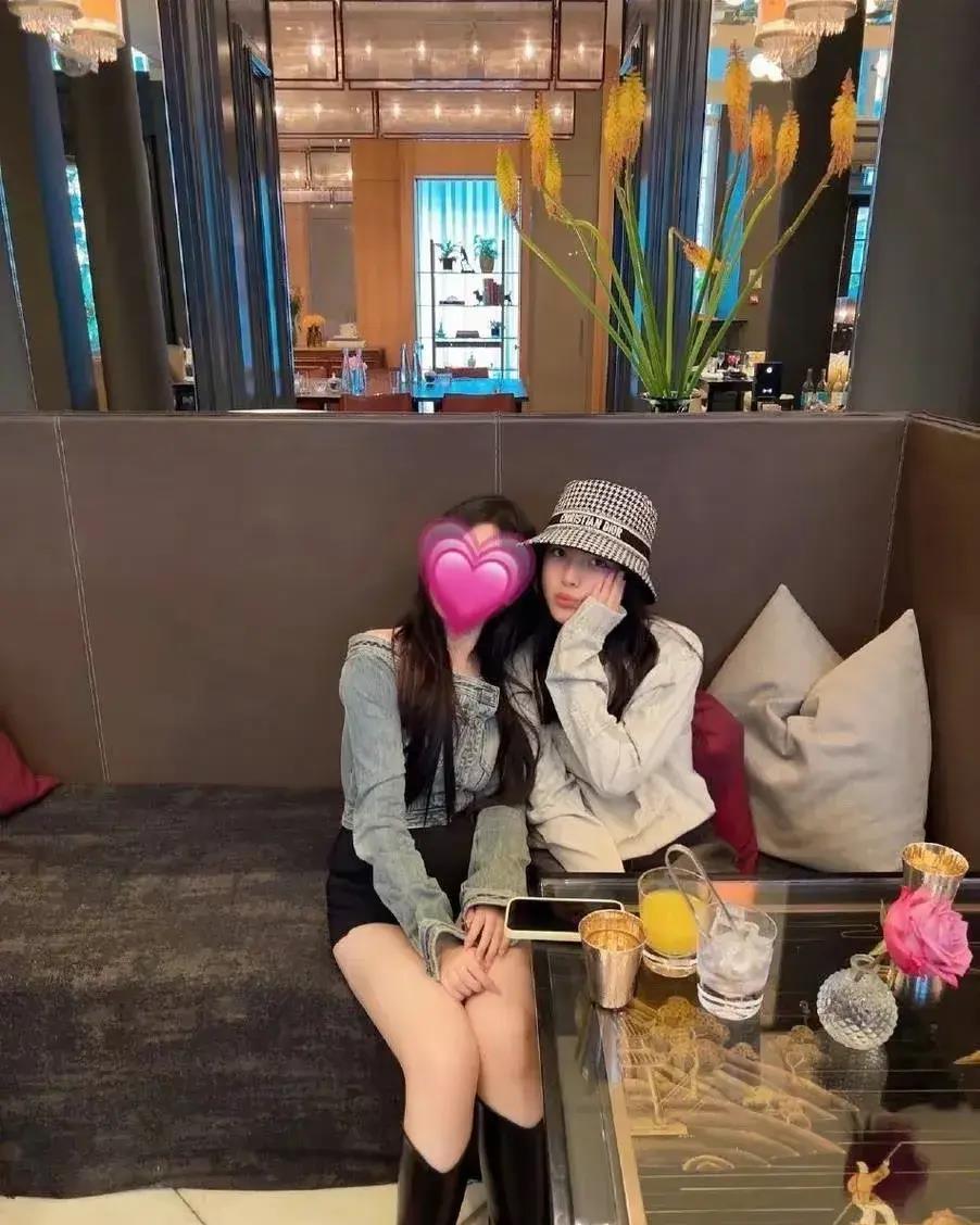 当黄多多和王诗龄同晒国外留学照，才知星二代和豪二代差距有多大