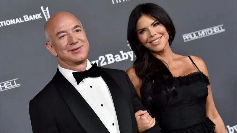 小三|贝佐斯女友首次曝光小三上位史！空中相恋，把贝佐斯拿捏得死死的