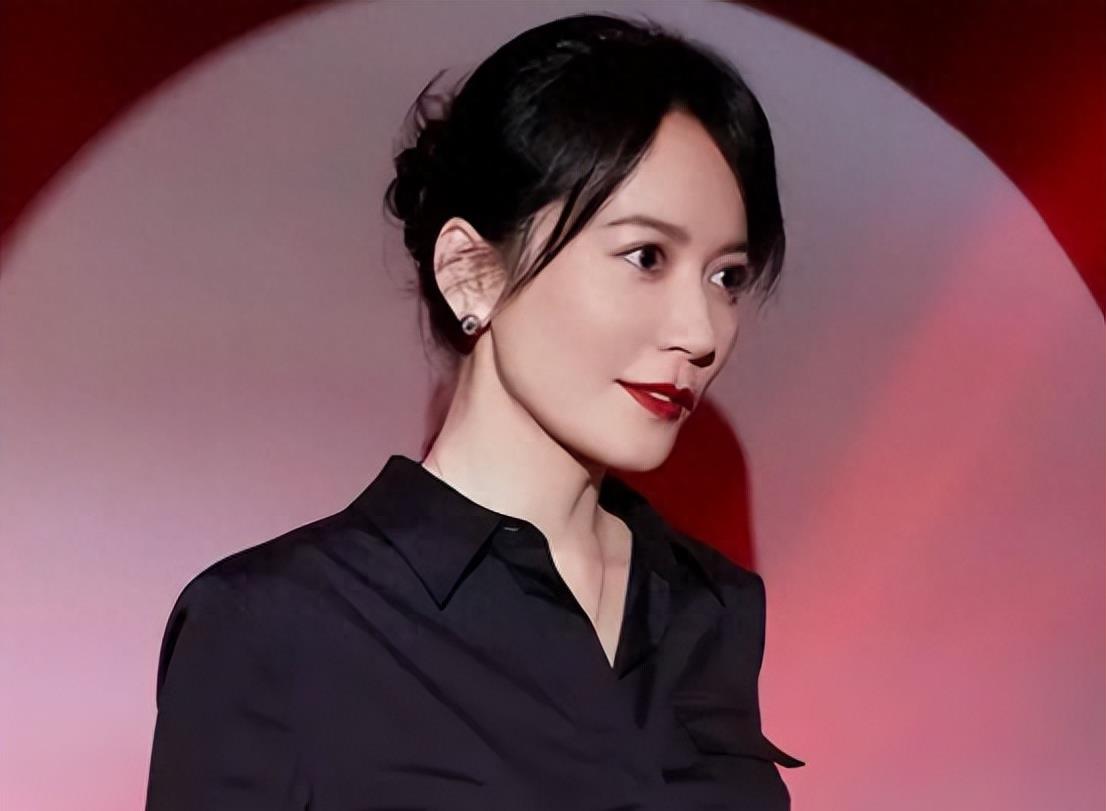 瞒不住了!俞飞鸿被曝亲生儿子已经30岁,男友身份特殊不能娶她!