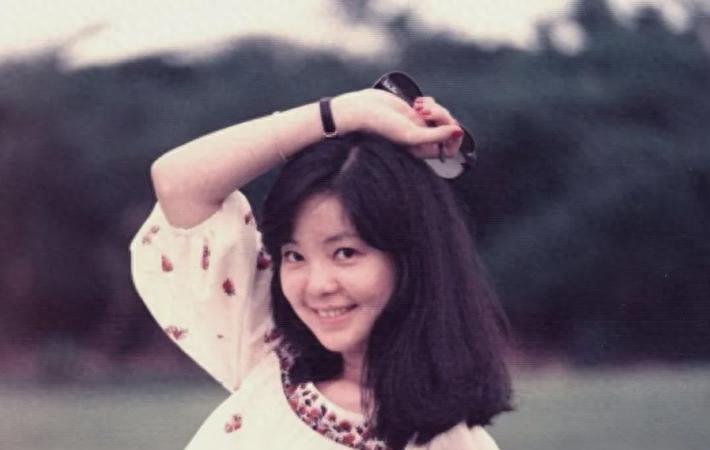 拈花又惹草?成龙邓丽君私生子真相浮出水面,起底成龙的风流史