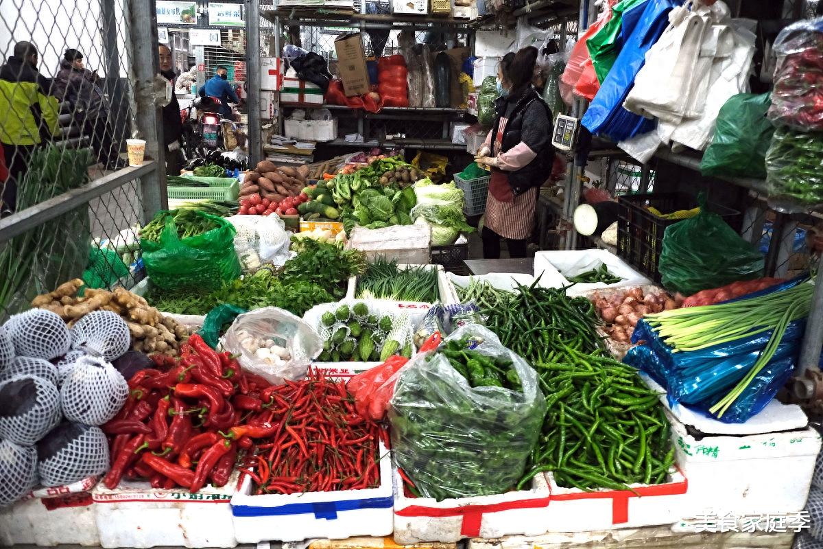 |买菜时,遇见这5种“问题菜”,再便宜也别要,菜贩子自己都不吃