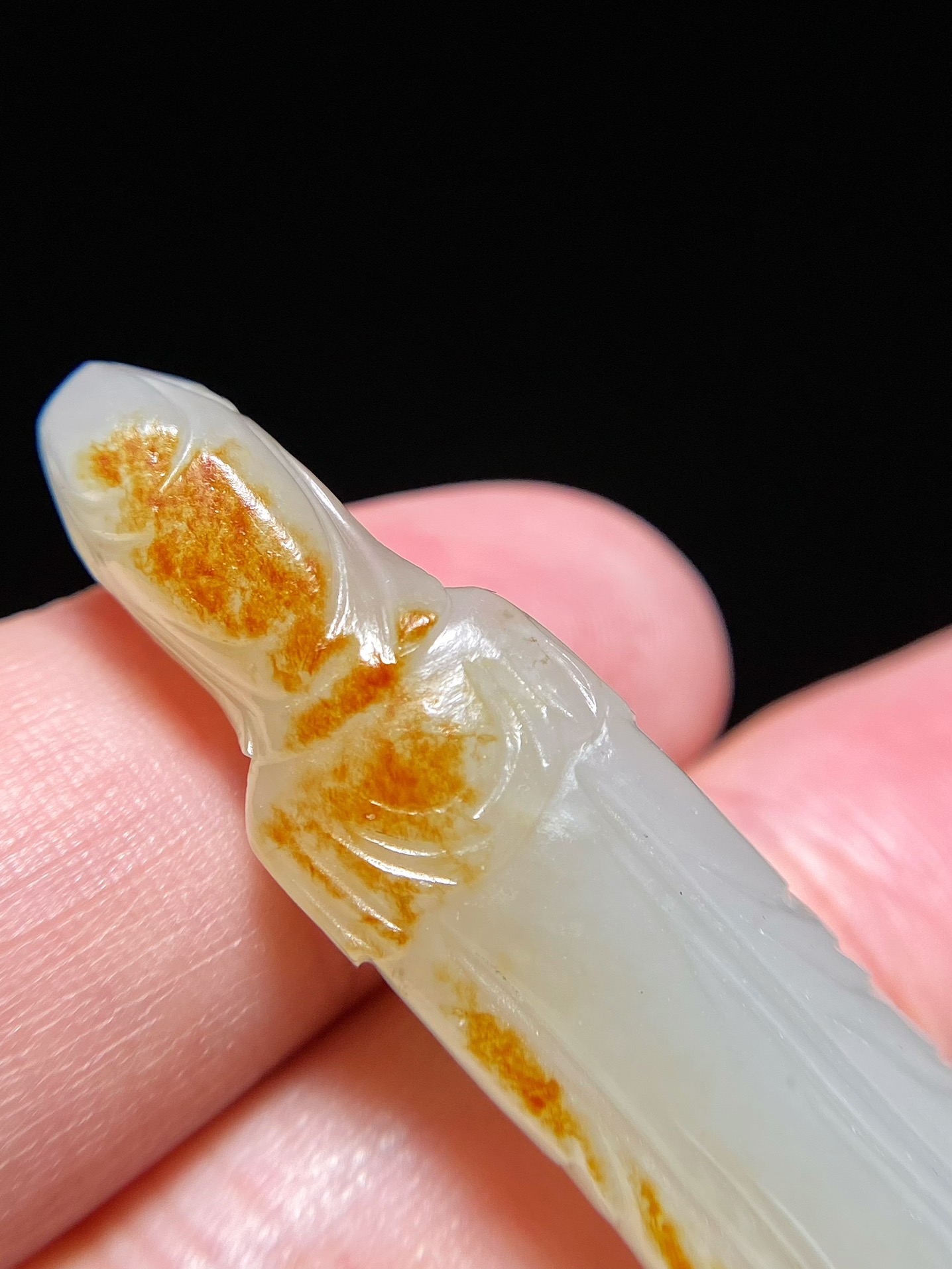 和田玉籽料|清中期 和田玉籽料 白玉留皮 观音菩萨 挂件 挂坠
