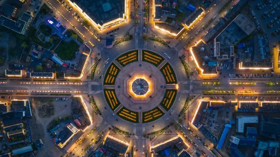 八卦城|中国唯一没有红绿灯的城市，美的像科幻大片，不堵车却容易迷路