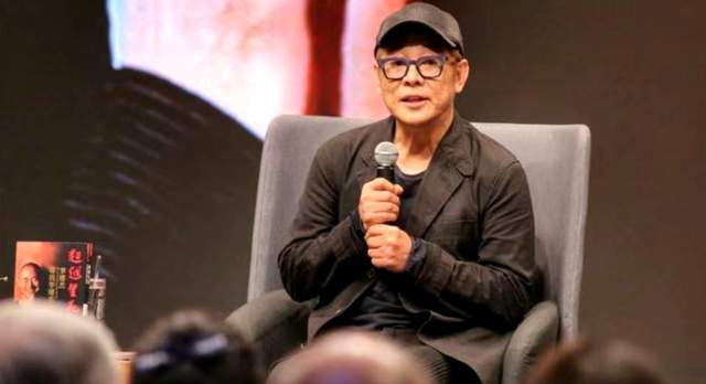 60岁李连杰消瘦露面宣传新书，书中曝女儿7岁患抑郁令他绝望无助