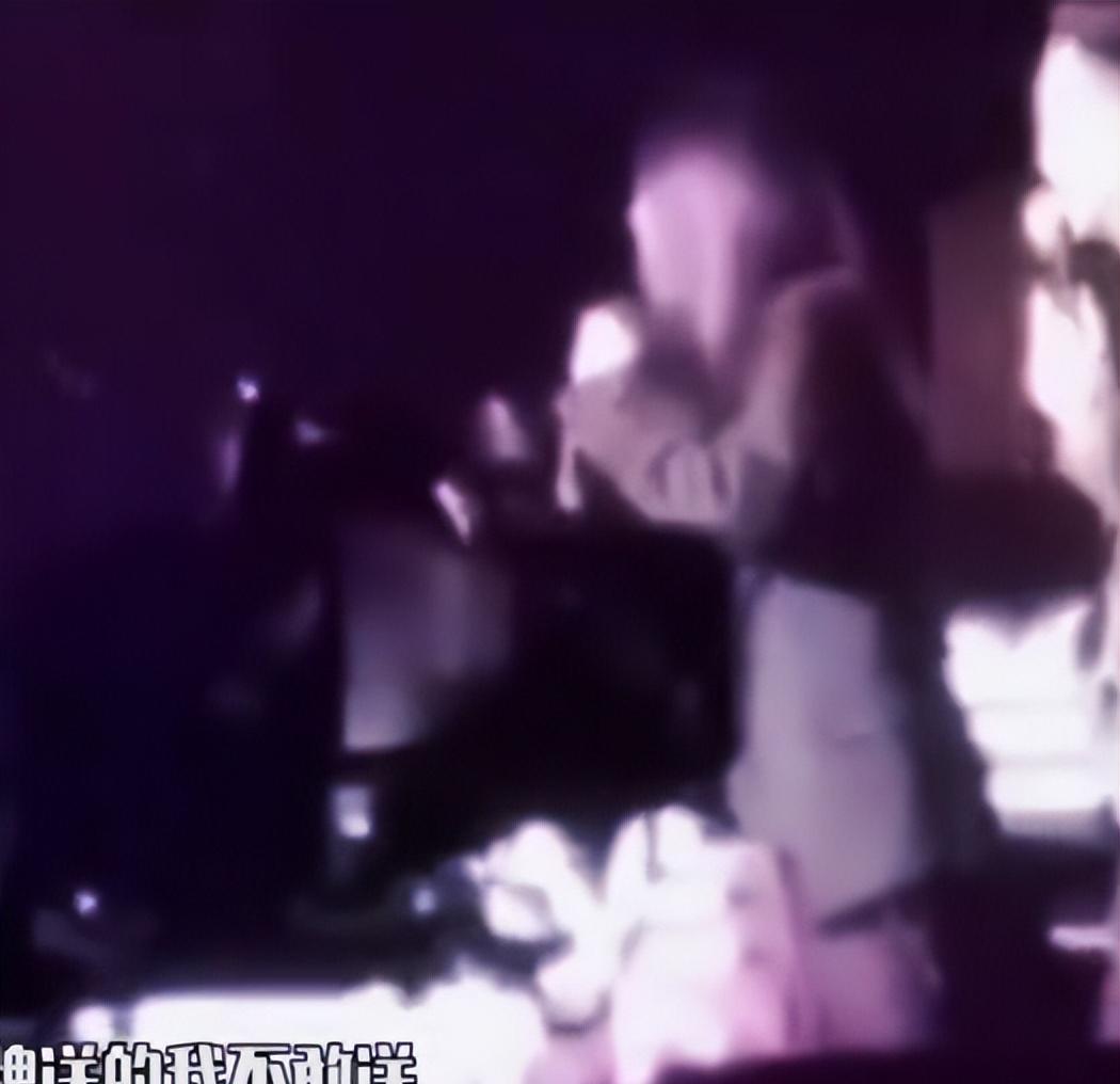 善恶终有报! 56岁“惨遭封杀、移民英国”的那英，彻底活成了笑话