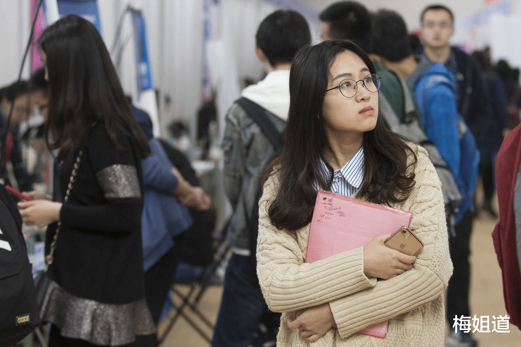 大学生|38岁985硕士,曾月入两万如今辛苦送外卖,是什么让他如此狼狈?