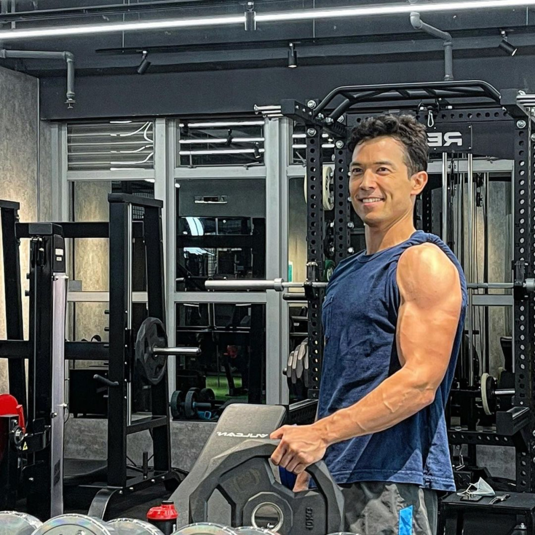 重操旧业年薪200万！TVB男星被爆弃签“亲生仔”合约，入行仅一年