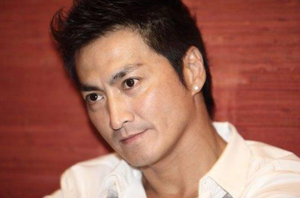 窦骁|“展昭”何家劲的“消失”,是整个演艺圈的悲哀和损失