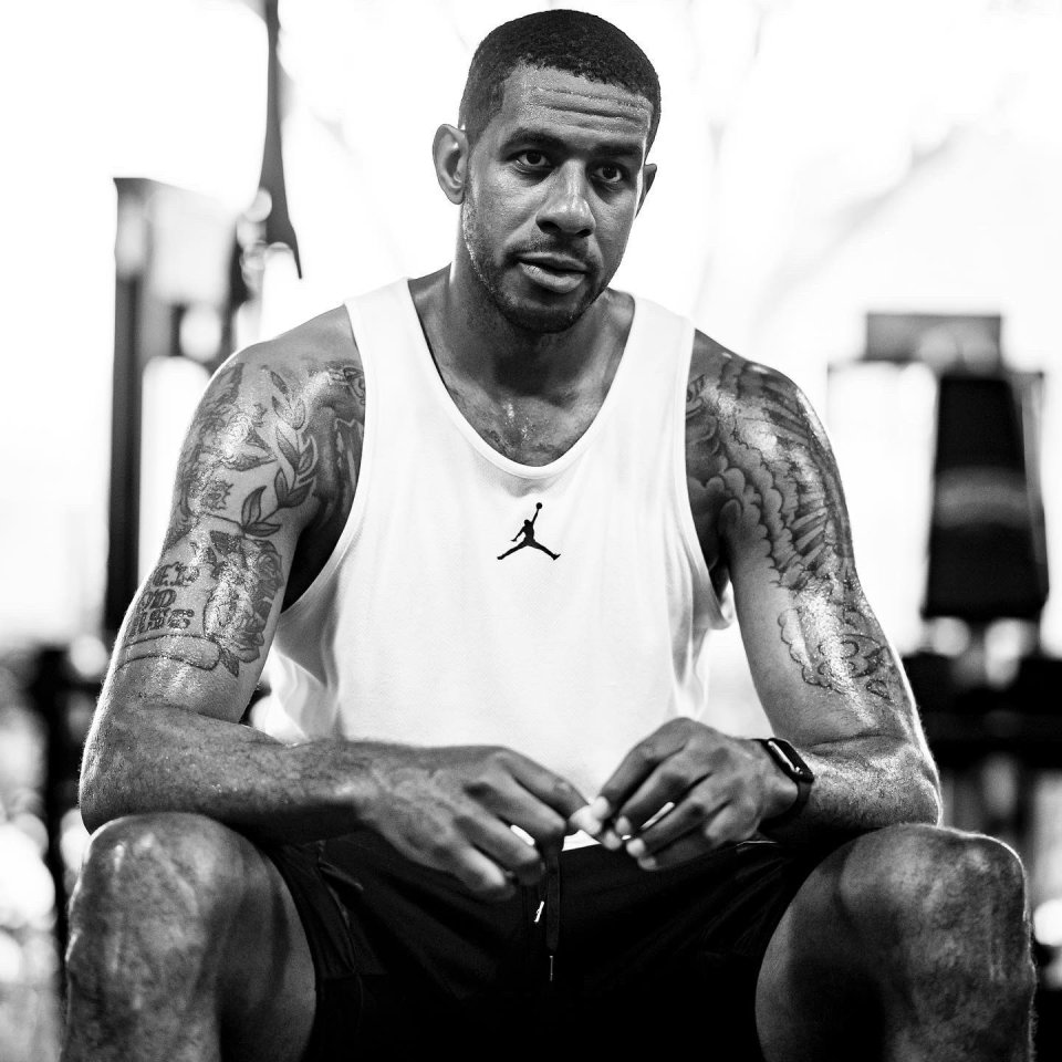 穿衣搭配|56+25+7!再见NBA!阿德正式宣布退役!16年职业生涯赚2.2亿美元