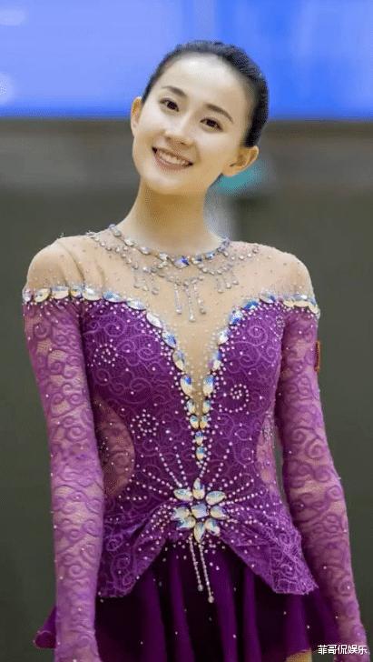 绽放光芒的体操女神张豆豆:因“挺胸照”走红,身姿风采似明星