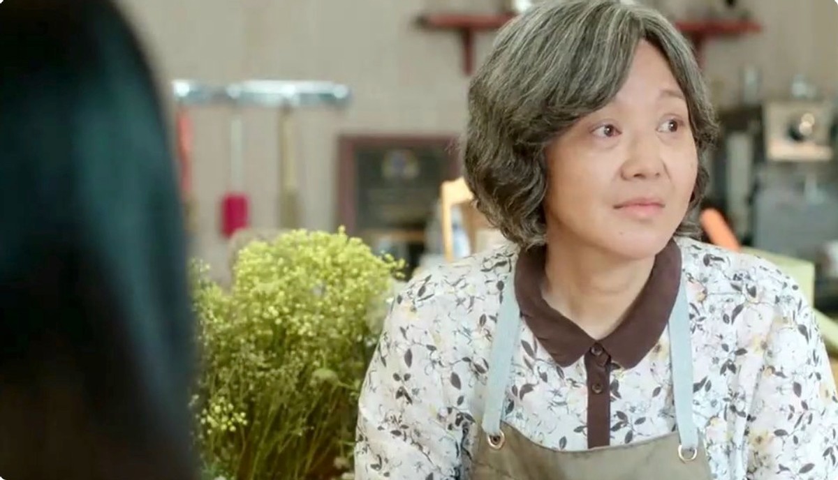 消失的十一层:顶着“硅胶脸”却要演女警察,是谁的审美出了问题