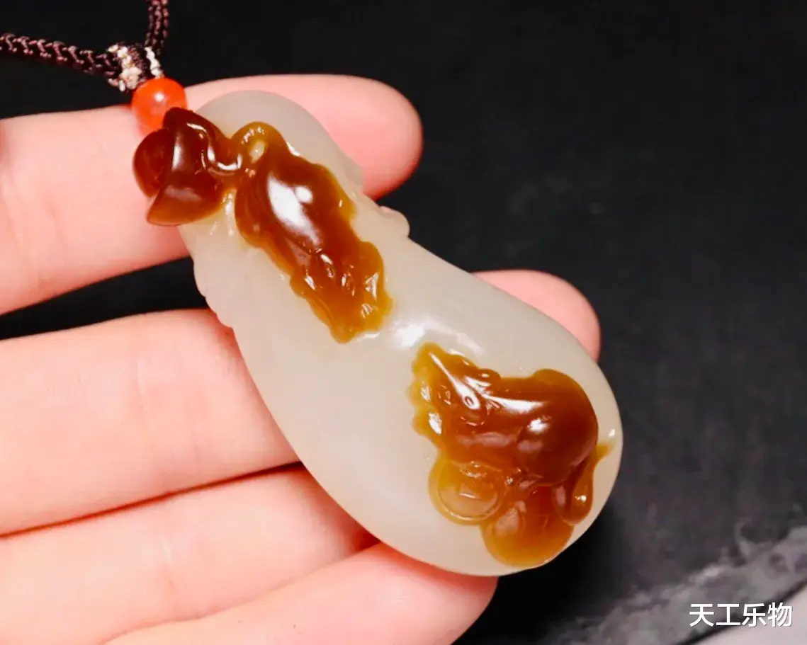 |从瑕疵变亮点的“代代数钱”!看和田玉糖白料如何逆风翻盘?