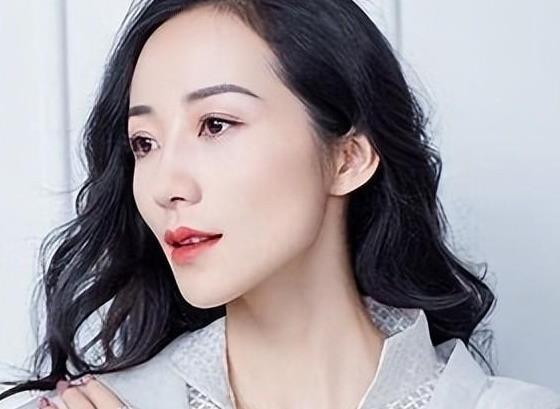 韩雪首次曝光丈夫身份,身居高位鲜为人知,难怪大18岁都要嫁!